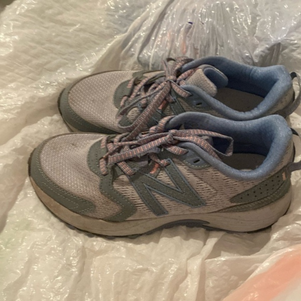 New Balance 410 v7 trail runners